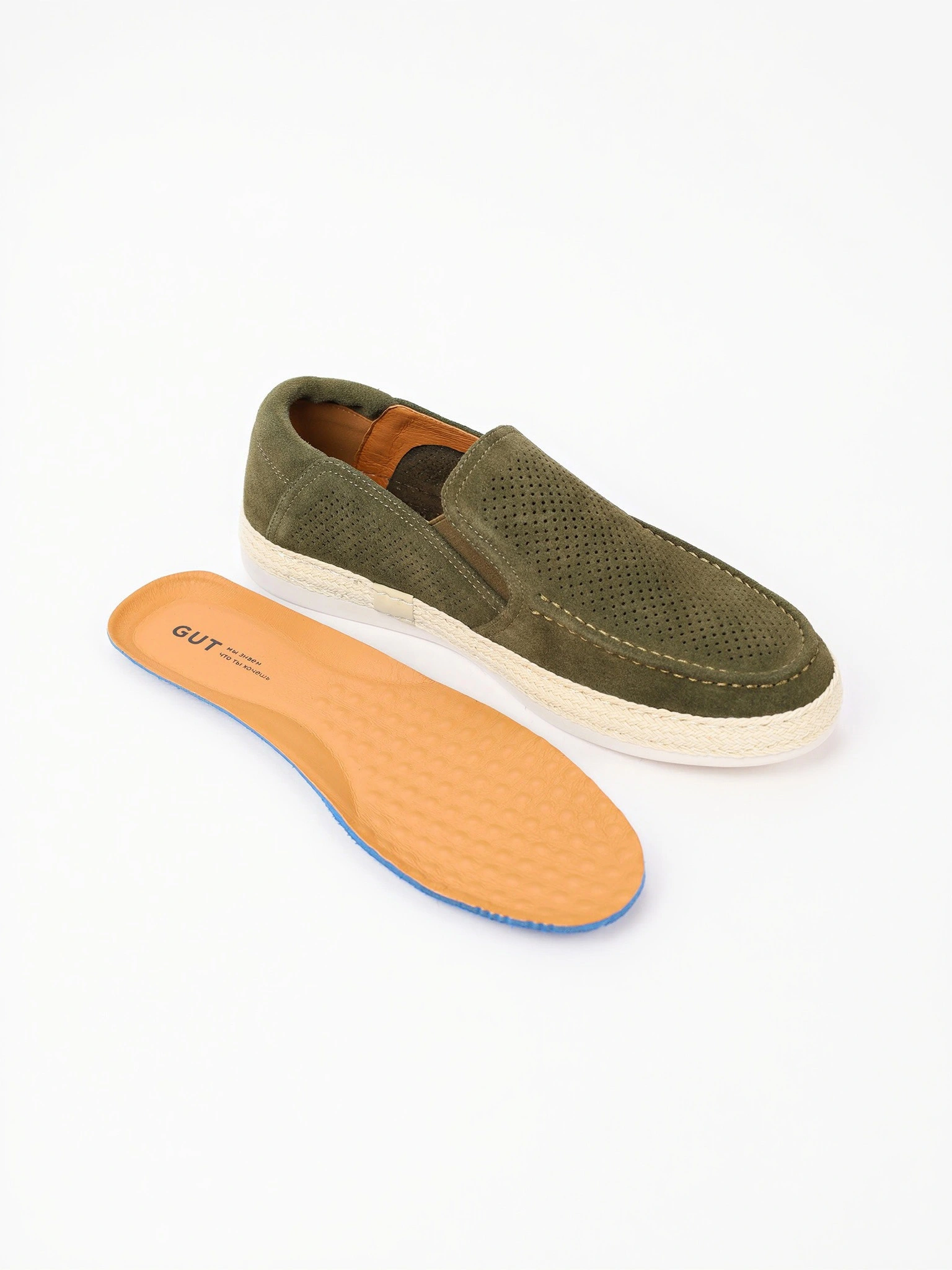 Мокасины зелоного цвета с перфорацией на низкой подошве